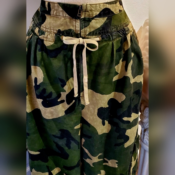 Free People Camo Utility Cargo Balloon Drawstring Pants 12 - Picture 2 of 6